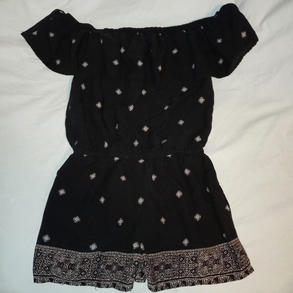 Aeropostale Pants - Aero off or on shoulder romper